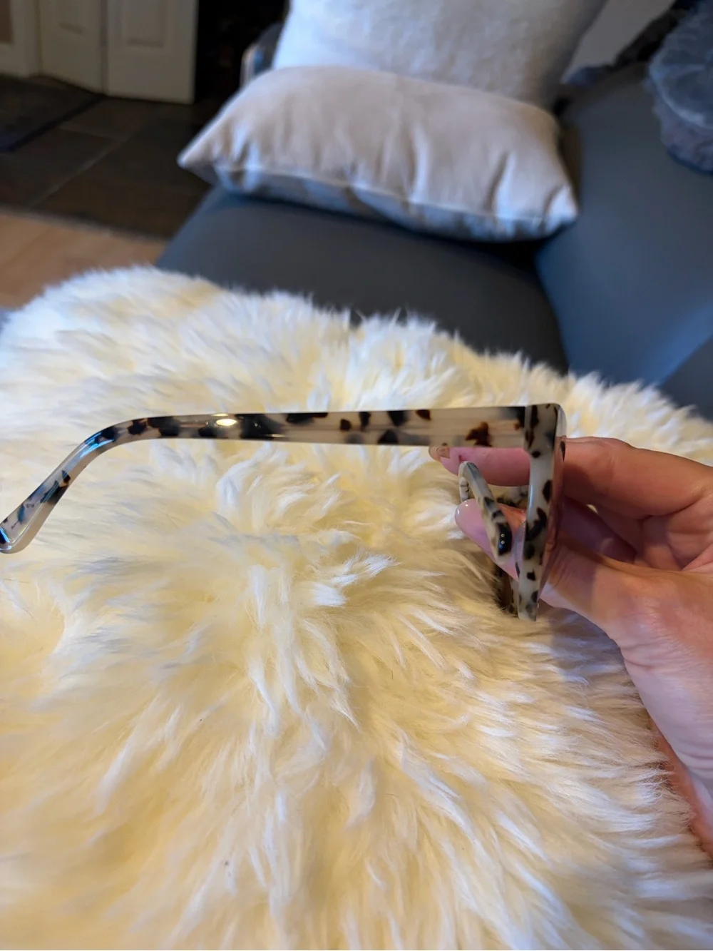 Tortoiseshell Cat-Eye Sunglasses - Mirrored Lenses